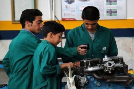 آیا مهارت تنها نسخهٔ ضدبیکاری است؛ دوگانهٔ دستمزد و اشتغال در ادبیات وزارت کار