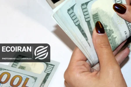 بازگشت دلار به کانال ۱۲۹ هزار تومان/ آیا روند نزولی ادامه دارد؟