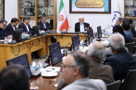 عارف: سهم ۱۶ آذر در پیروزی انقلاب اسلامی بی‌نظیر است