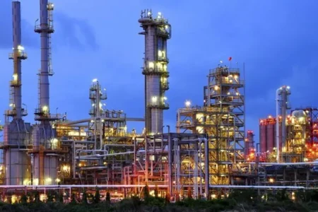 کاهش صادرات پتروشیمی ایران؛ گاز در شبکه‌های خانگی قربانی شد