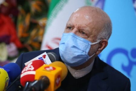 گریه خاموش فراوان دارم /  نه برای «زنده باد» کار کردم نه «مرده باد»