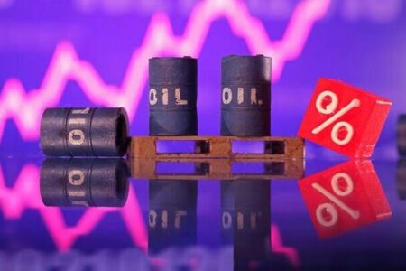 قیمت نفت امروز جمعه ۱۷ بهمن ۱۴۰۴/ چشم بازار نفت به مذاکرات عمان