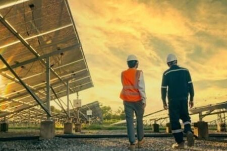 نوسانات بازار جهانی انرژی‌های تجدیدپذیر؛ ثبت رکورد تاریخی سرمایه‌گذاری همزمان با سقوط بازار آمریکا