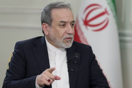 عراقچی:  وضعیت موجود در تنگه هرمز نتیجه مستقیم قانون‌شکنی آمریکا است