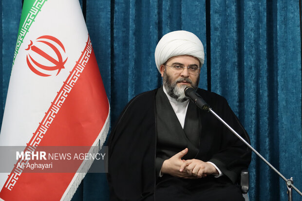 حجت الاسلام قمی: زمان پایان آتش‌افروز است